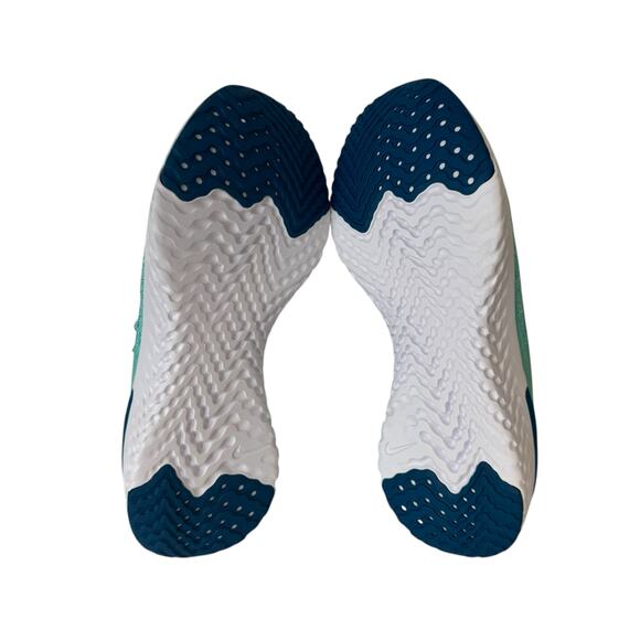 Nike Epic Phantom React Flyknit GS Hyper Turquoise BV1370-313 Size 4 Y